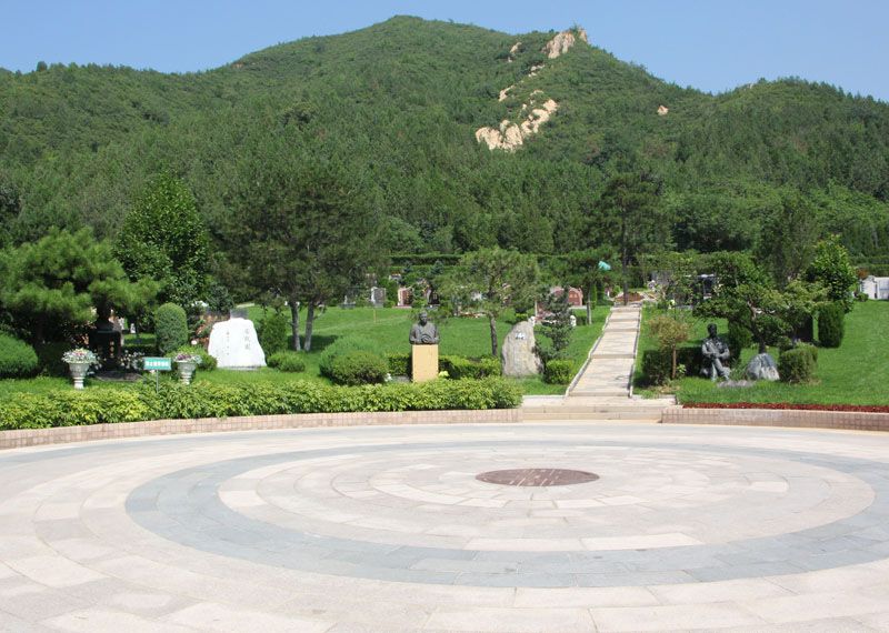 天寿陵园内的小园区图片